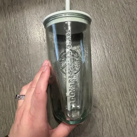 32 oz hydro flask $20 Hydro Flask 32 oz Lightweight Wide Mouth Trail Series